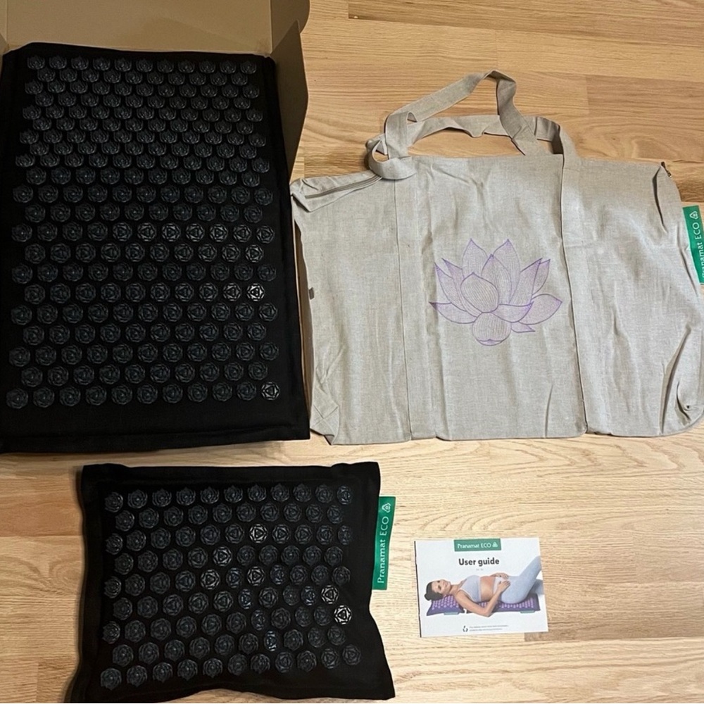 Prana ECO Massage Mat & Pillow Set - Black - Picture 3 of 4